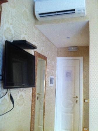 Trevi Qq Rooms Рим Екстериор снимка
